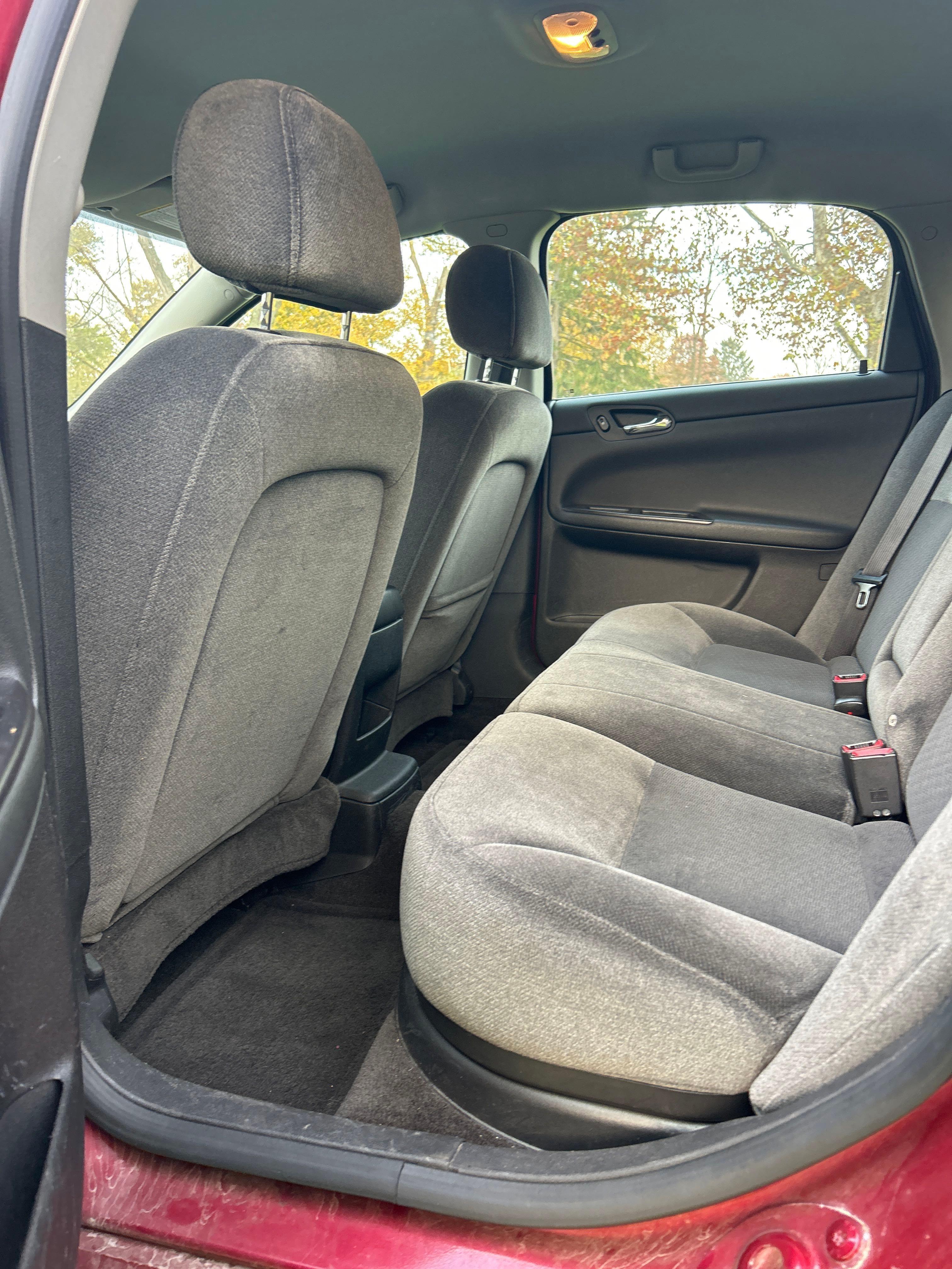 2007 Chevrolet Impala only 92,000 miles NICE CLEAN CAR
