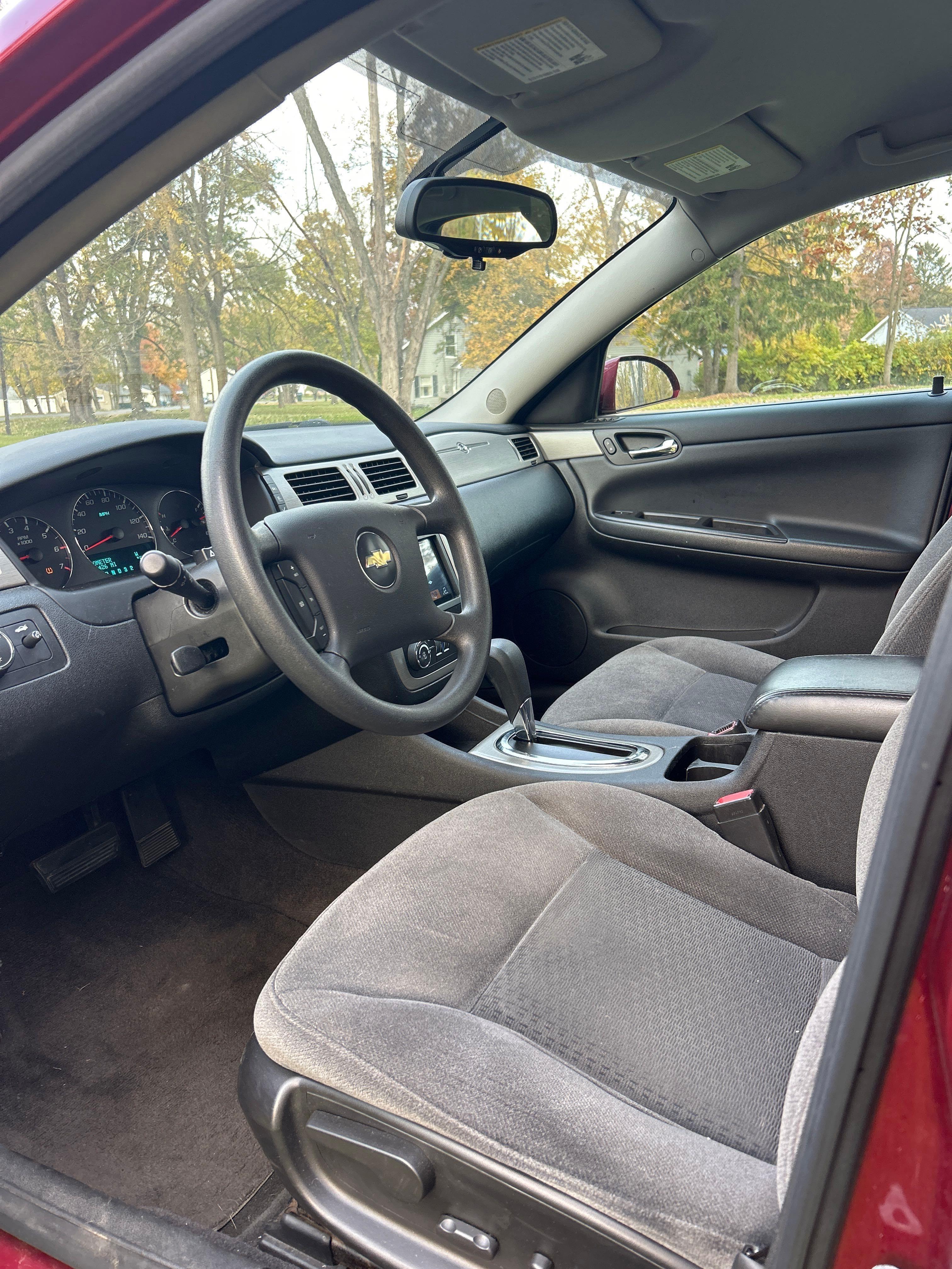 2007 Chevrolet Impala only 92,000 miles NICE CLEAN CAR