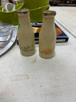 Mixed lot includes kitchen items, perfume bottle, etc
