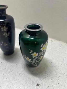 2 Japanese cloisonne vases