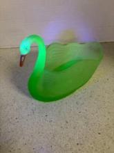 LE Smith uranium glass swan eight and three-quarter inches long