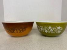 vintage old Orchard and crazy Daisy, Pyrex bowls