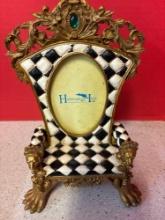 HANNAH And LIZA Ornate throne frame
