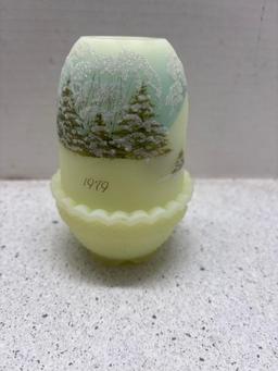 Fenton 1979 Christmas fairy lamp