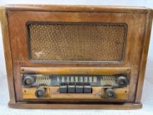 Vintage Silvertone radio