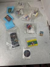 looney Tunes, Disney vintage collector figures and pins
