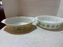 vintage Pyrex casserole dishes