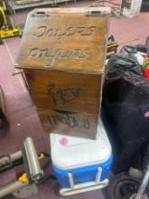 vintage taters and onyuns box and igloo cooler
