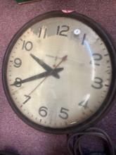 1950s GE wall clock, working