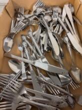 Quantity of stainless flatware