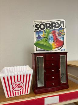 Jewelry box, sorry game, light fixture