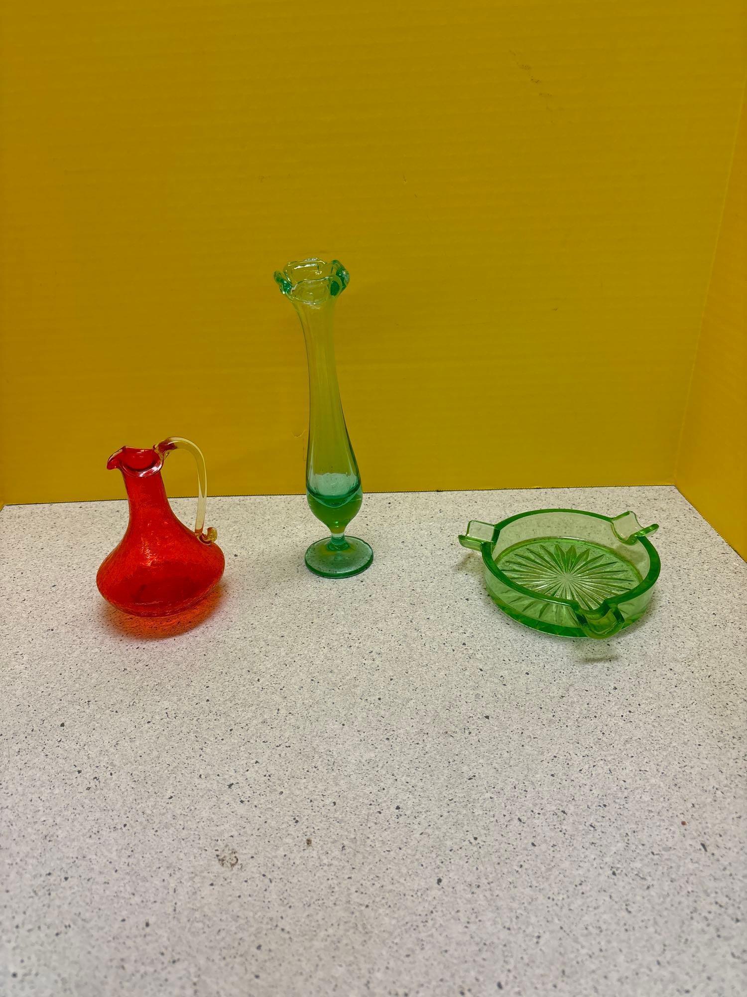 Uranium swung vase, ashtray, crackle vase with uranium handle