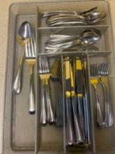 ONEIDA stainless flatware set 61 pieces