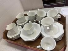 32 pieces Johnson Brothers heritage white dishes