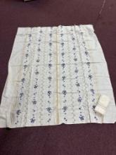 Vintage violet tablecloth with napkins