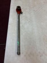 Rigid rachet handle threader with half inch pipe threader piece