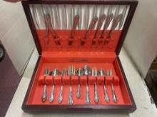 35 pieces ONEIDA stainless flatware in wooden chest