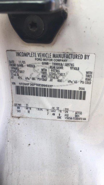 2006 FORD F350 DRW FLATBED;