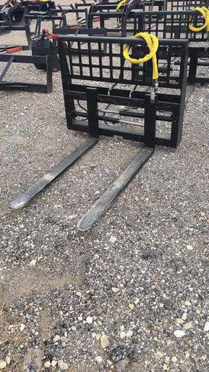 UNUSED MID-STATE HYD ADJUSTABLE FORKS;