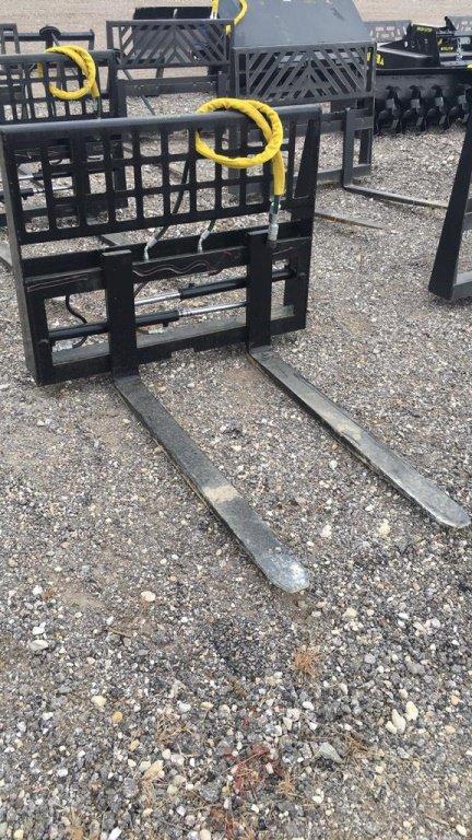 UNUSED MID-STATE HYD ADJUSTABLE FORKS;