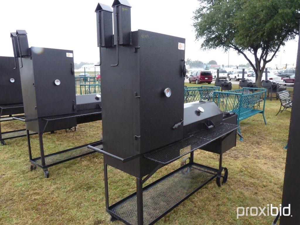 20" OCTAGONAL BBQ WITH FIRE BOX AND SMOKER;