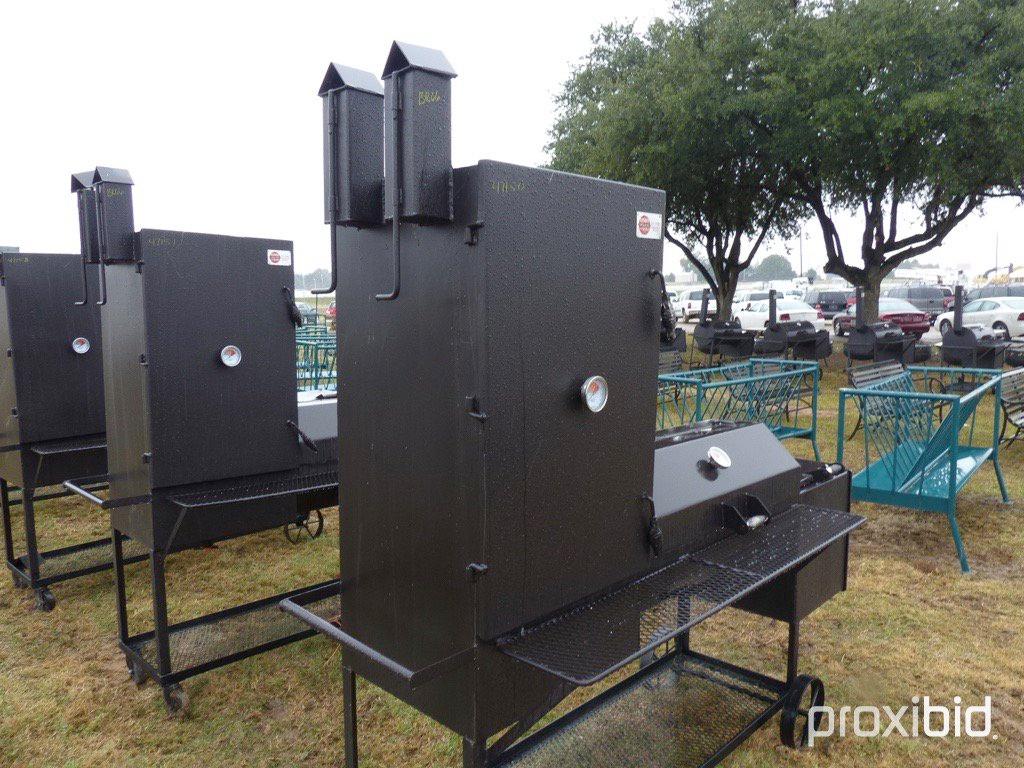 20" OCTAGONAL BBQ WITH FIRE BOX AND SMOKER;