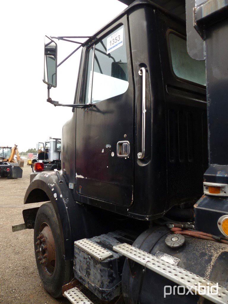 1991 WHGM WCS T/A DUMP TRUCK;