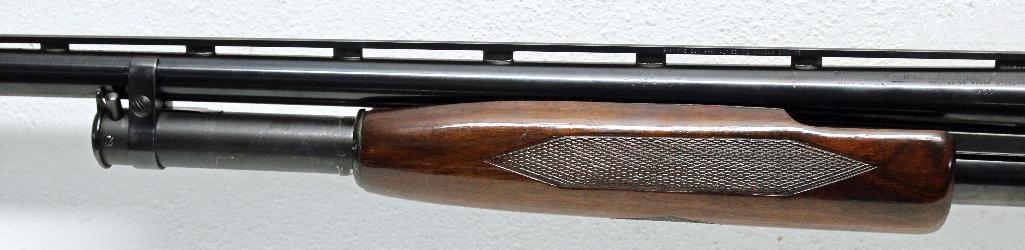 Winchester Model 12 12 Ga. Pump Action Shotgun Simmons Vent Rib Modified Choke 25" Bbl Mfg. 1958
