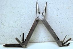Leatherman Multi-Tool w/Leather Sheath