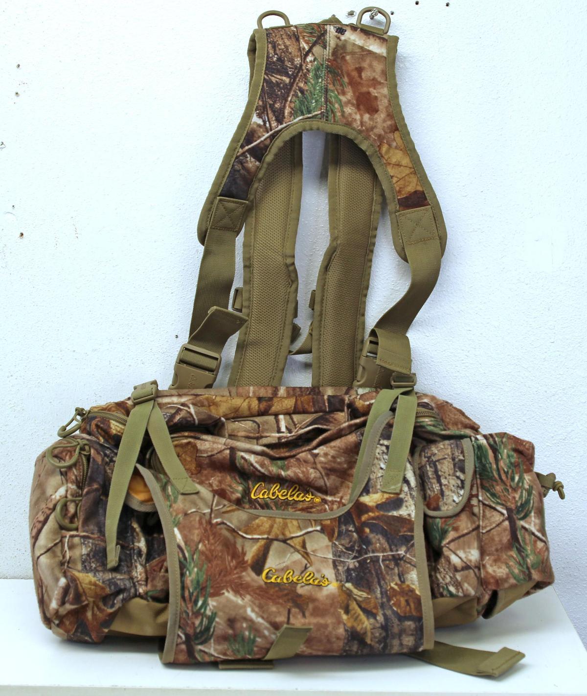 Cabelas Camo Hunting Bag with Shoulder Straps...