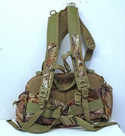 Cabelas Camo Hunting Bag with Shoulder Straps...