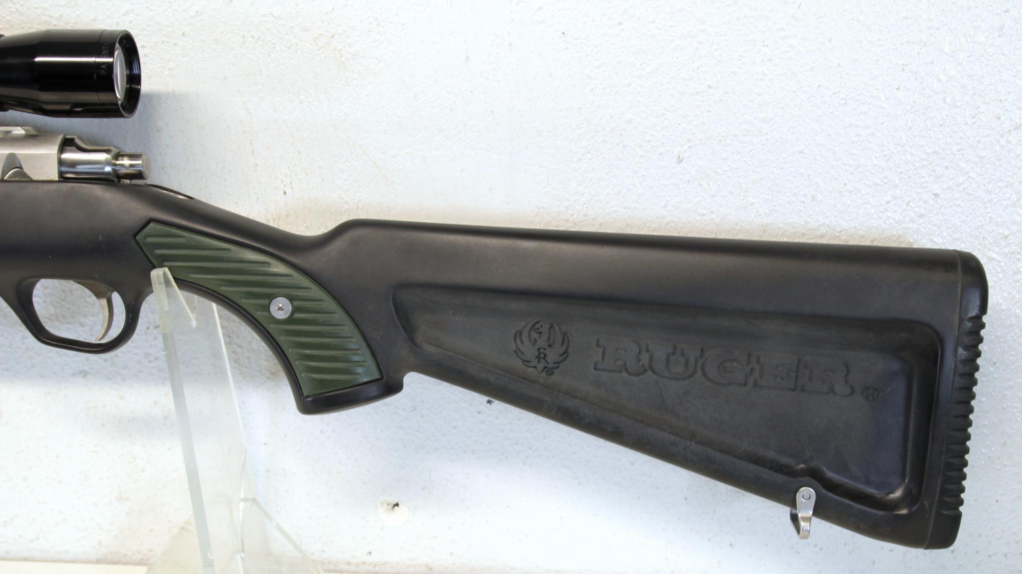 Ruger Model 77/22 .22 LR Paddlestock Bolt Action Rifle w/Leupold 4X RS Special Scope Original Box...