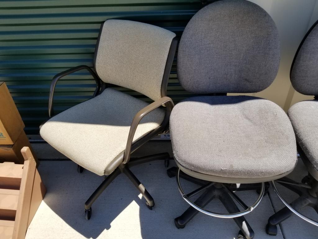 Lot Of 6 Rolling Office Chairs