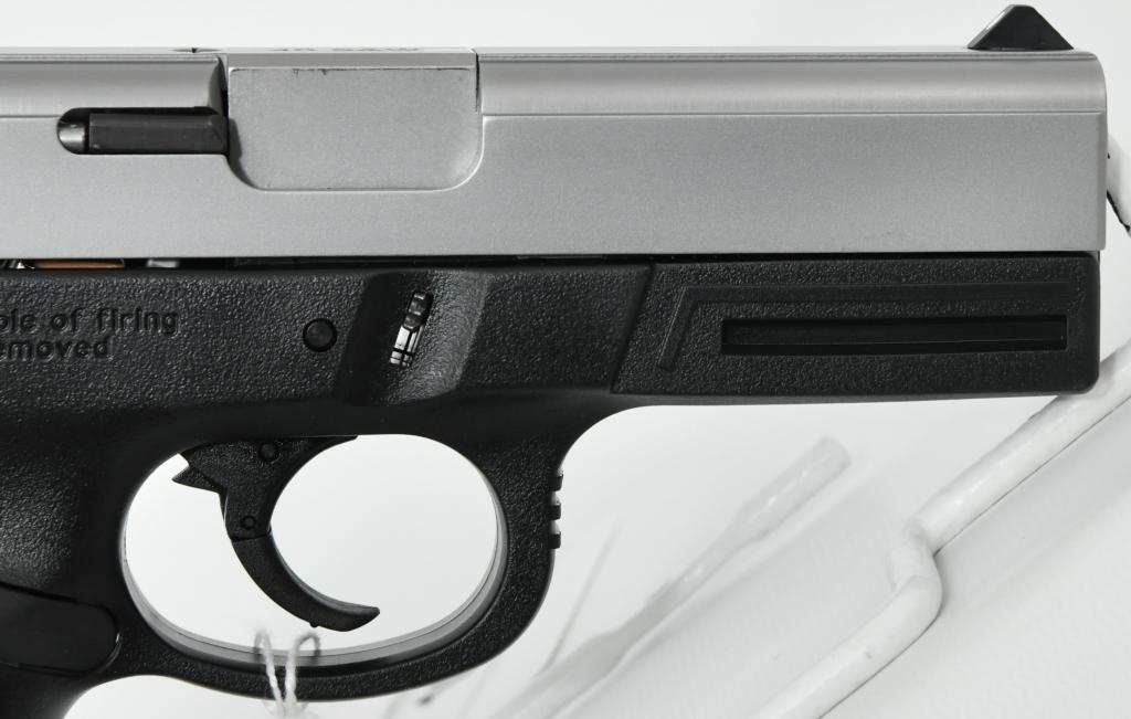Smith & Wesson Model SW40VE Semi Auto Pistol .40