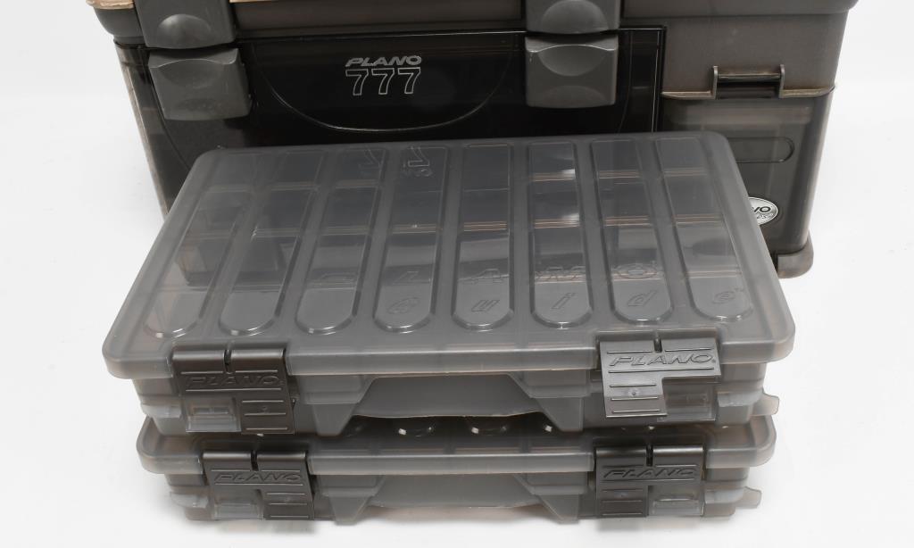 Plano Guide Series 777 Fishing Tackle box & Access