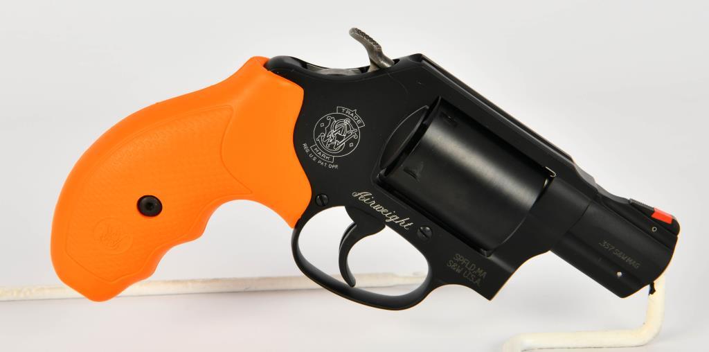 Smith & Wesson 360 Survival Kit .357 Mag Revolver