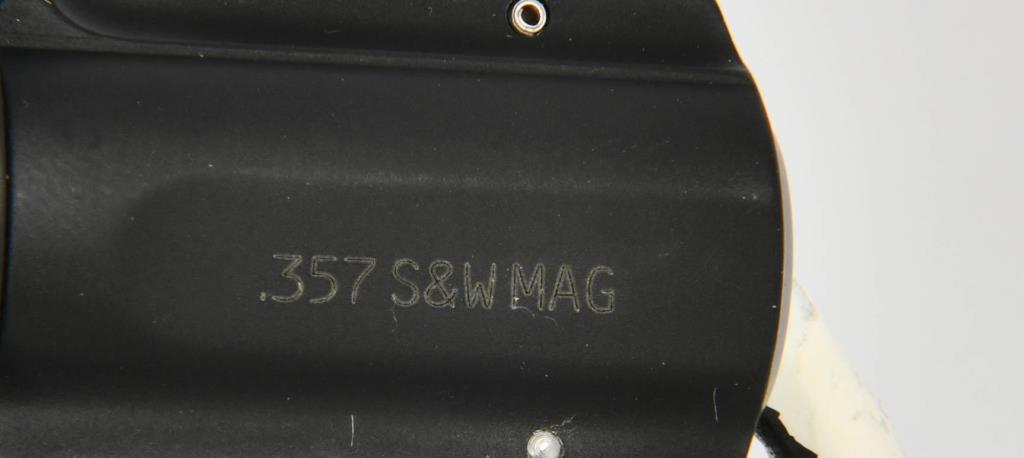 Smith & Wesson 360 Survival Kit .357 Mag Revolver