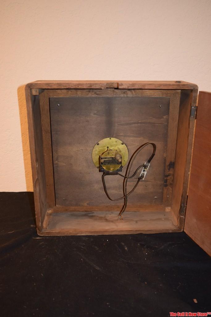 TELECHRON Gymnasium Game Analog Clock with guard