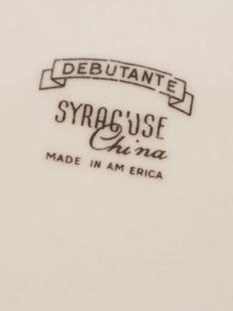 Syracuse Debutante - 4 Salad Plates and 1 Dinner Plate