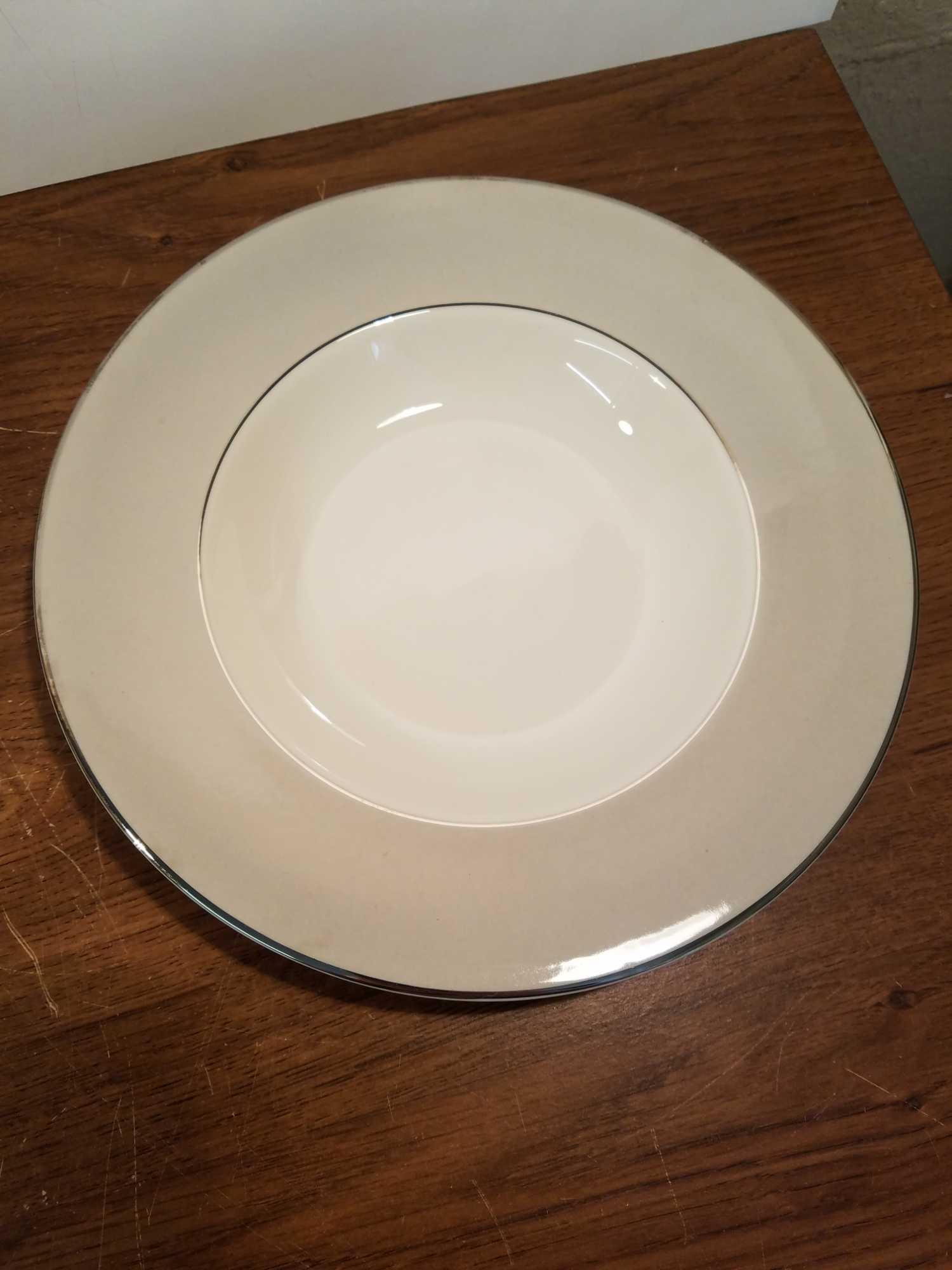 Syracuse Debutante - 4 Salad Plates and 1 Dinner Plate