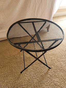 Colapsible Metal Outside Table