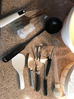 Plastic Colander , Bowl and kitchen Utensils Tupperware Straner