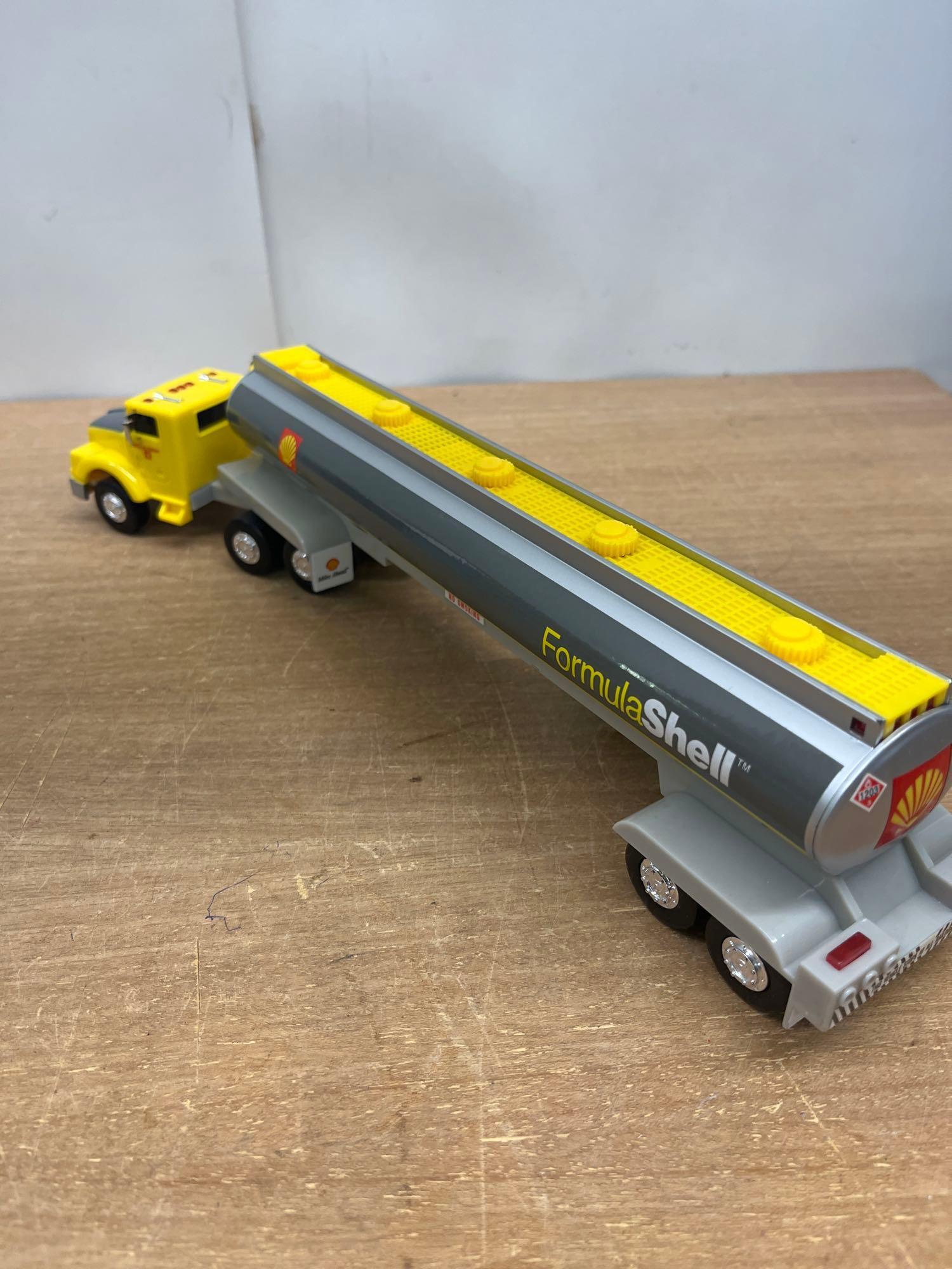 1994 Shell Collectible Silverado Toy Tanner in Box