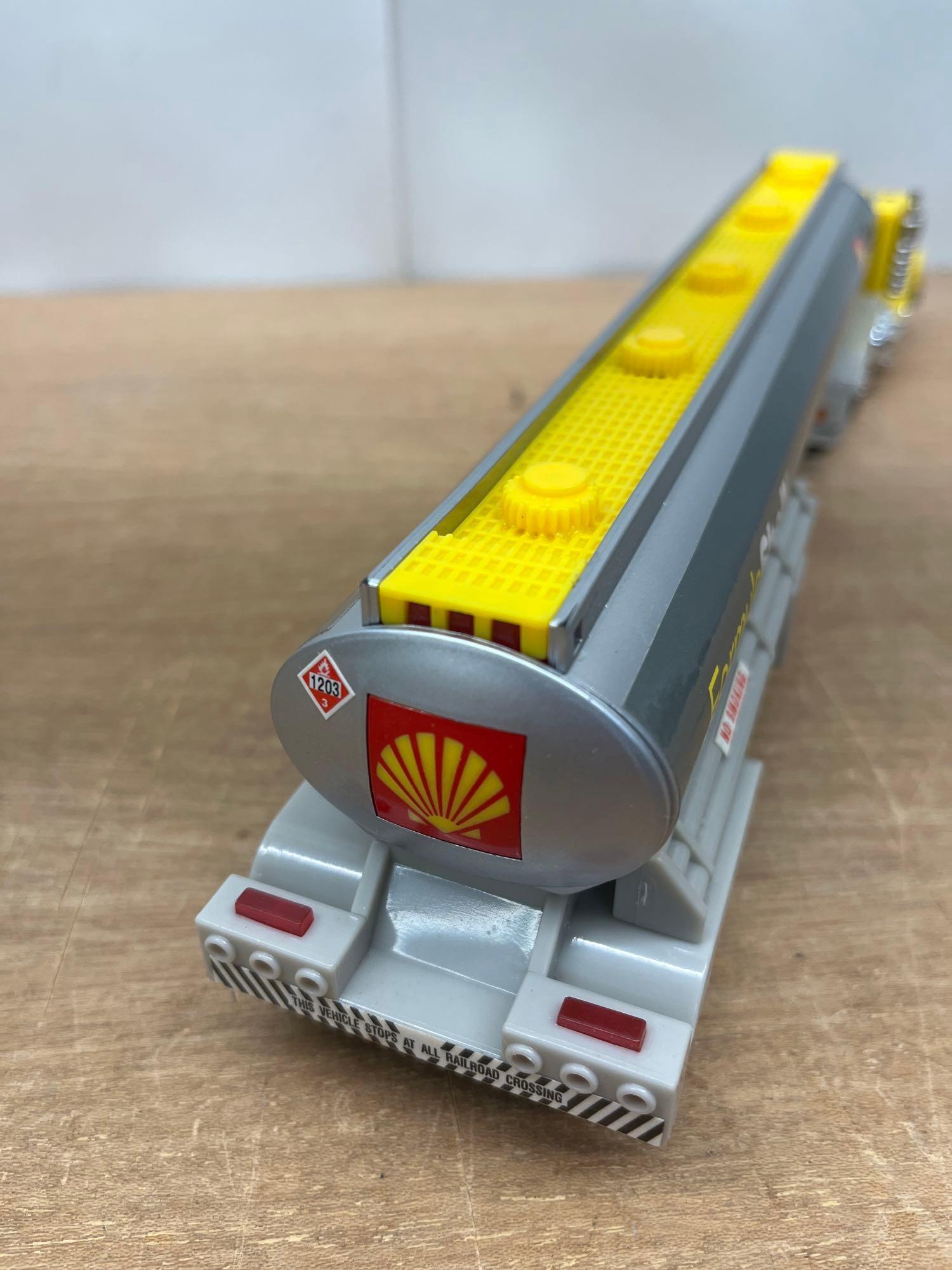 1994 Shell Collectible Silverado Toy Tanner in Box