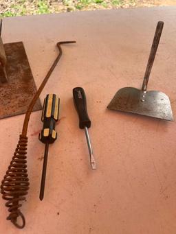 Trowels/ Tow Bar/ Screwdriver/Etc