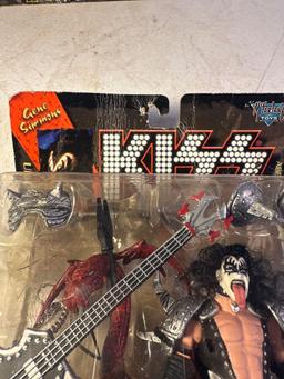 2 Kiss Ultra Action Figures Gene Simmons / Paul Stanley In Box