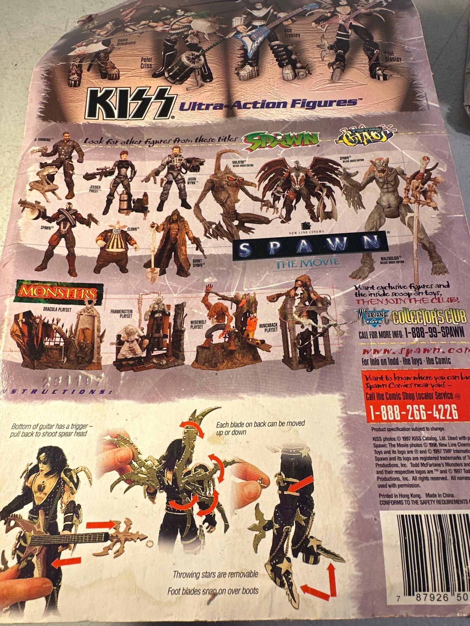 2 Kiss Ultra Action Figures Gene Simmons / Paul Stanley In Box
