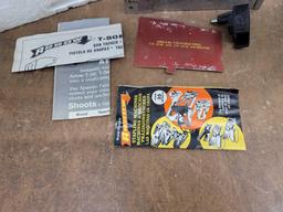2 Staple Guns
