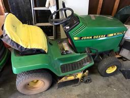 John Deere LX 178 Lawn Tractor