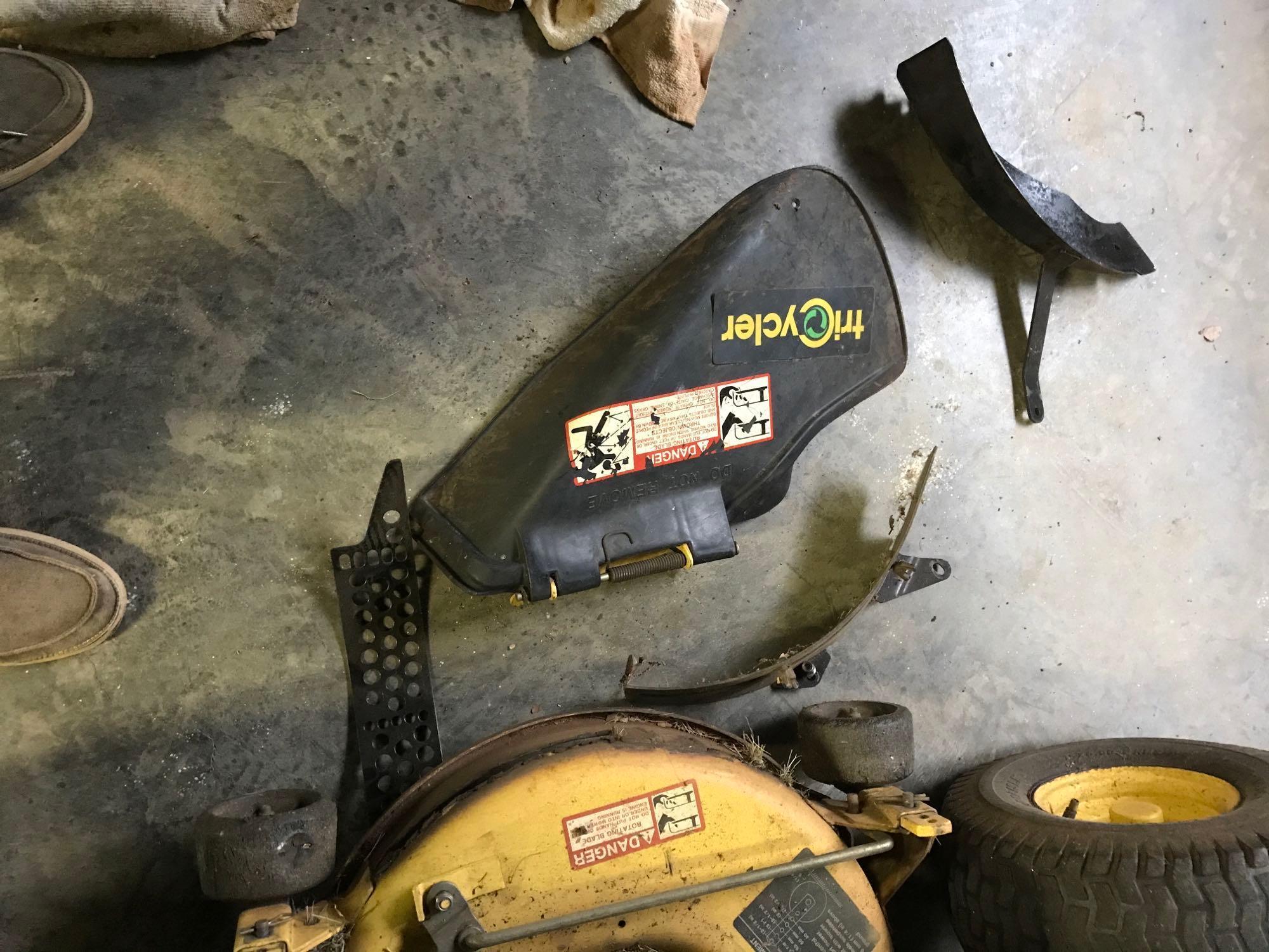 John Deere LX 178 Lawn Tractor